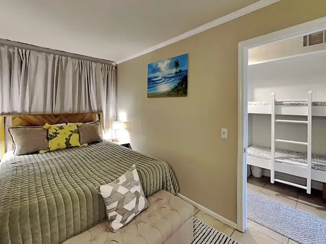 Bedroom at Hilton Head Island Beach & Tennis Resort 340